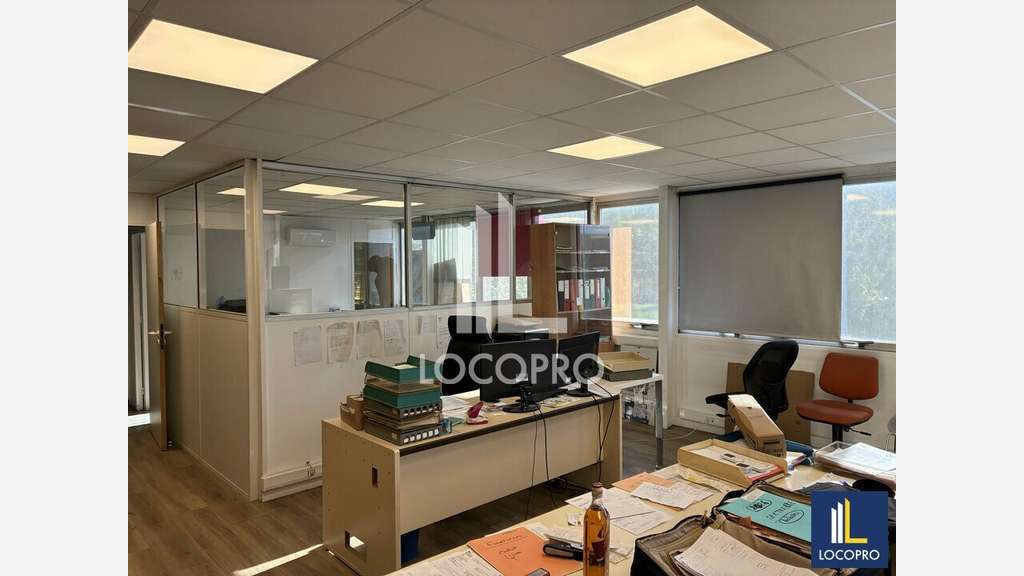 Loue espace d'activité 701m² zone dynamique Carros