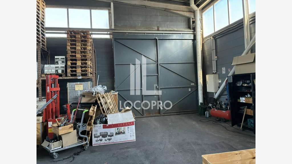 Loue espace d'activité 701m² zone dynamique Carros