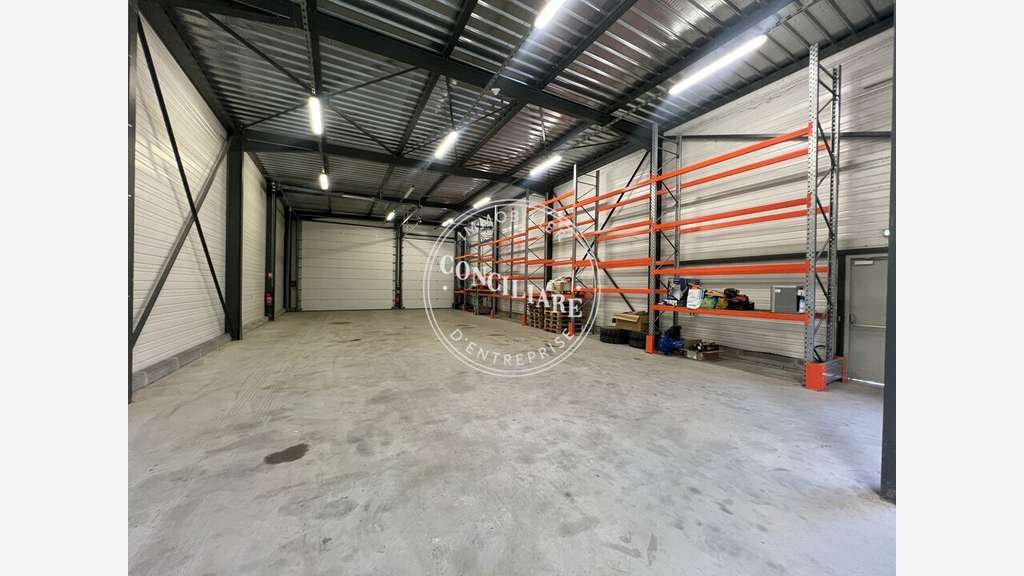A louer entrepôt 460m² empl idéal Castanet-Tolosan