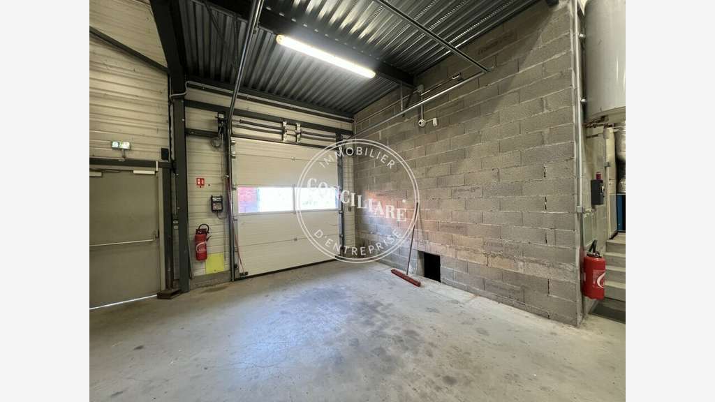 A louer entrepôt 460m² empl idéal Castanet-Tolosan