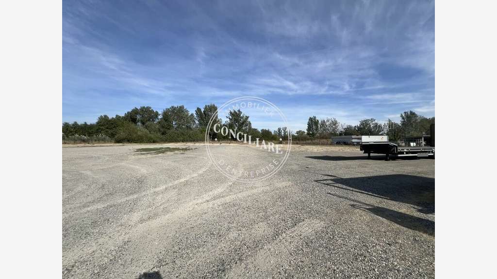 A louer entrepôt 460m² empl idéal Castanet-Tolosan