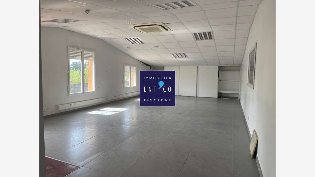 Loue local artisanal commercial 250m² Castelculier