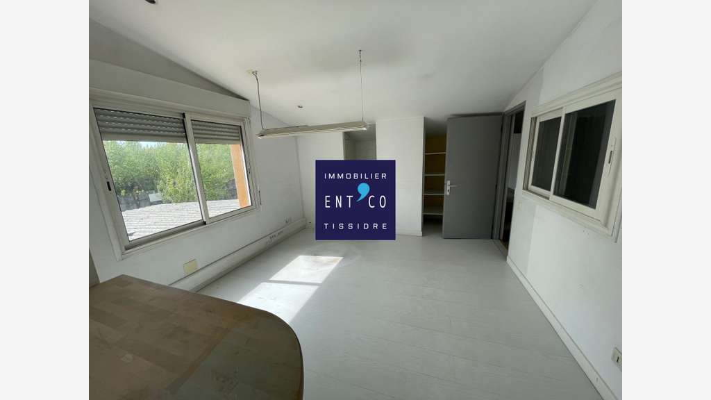 Loue local artisanal commercial 250m² Castelculier