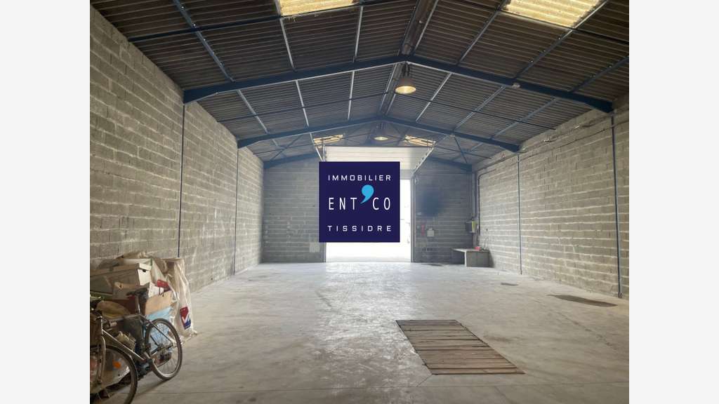 Loue local artisanal commercial 250m² Castelculier