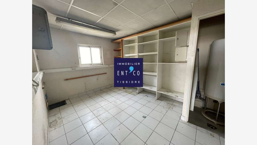 Loue local artisanal commercial 250m² Castelculier