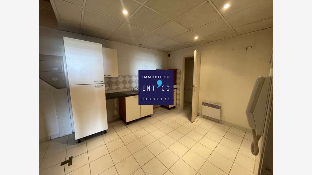 Loue local artisanal commercial 250m² Castelculier