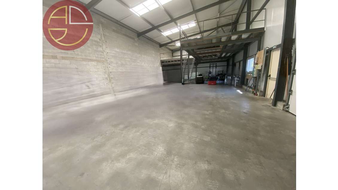 A louer entrepôt 514m² zone Eurocentre
