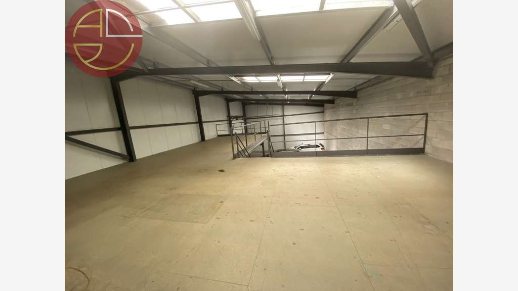 A louer entrepôt 514m² zone Eurocentre
