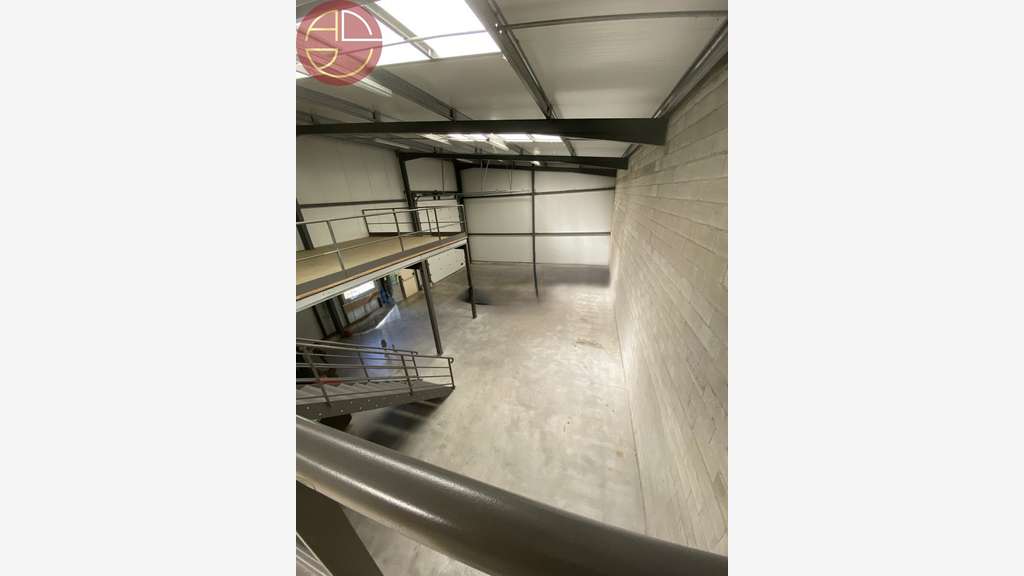 A louer entrepôt 514m² zone Eurocentre