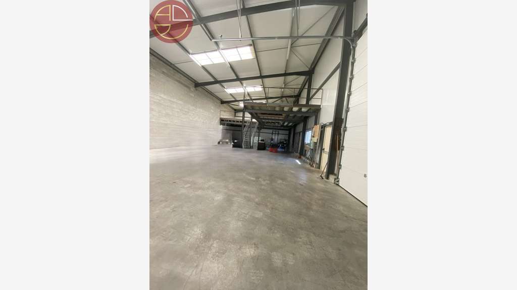 A louer entrepôt 514m² zone Eurocentre