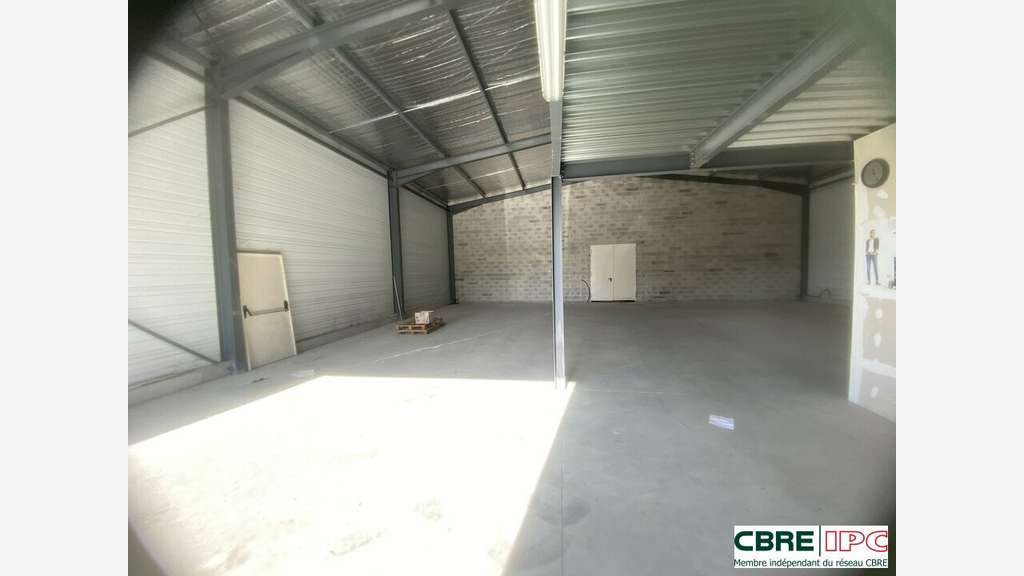 Location dépôt 200m² proche A63 à Castets