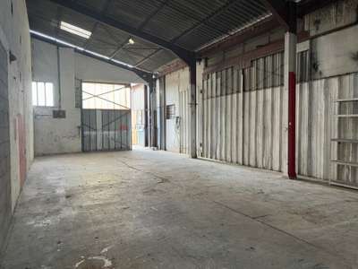 Location Locaux d'activités - Entrepôts à Castillon-du-Gard