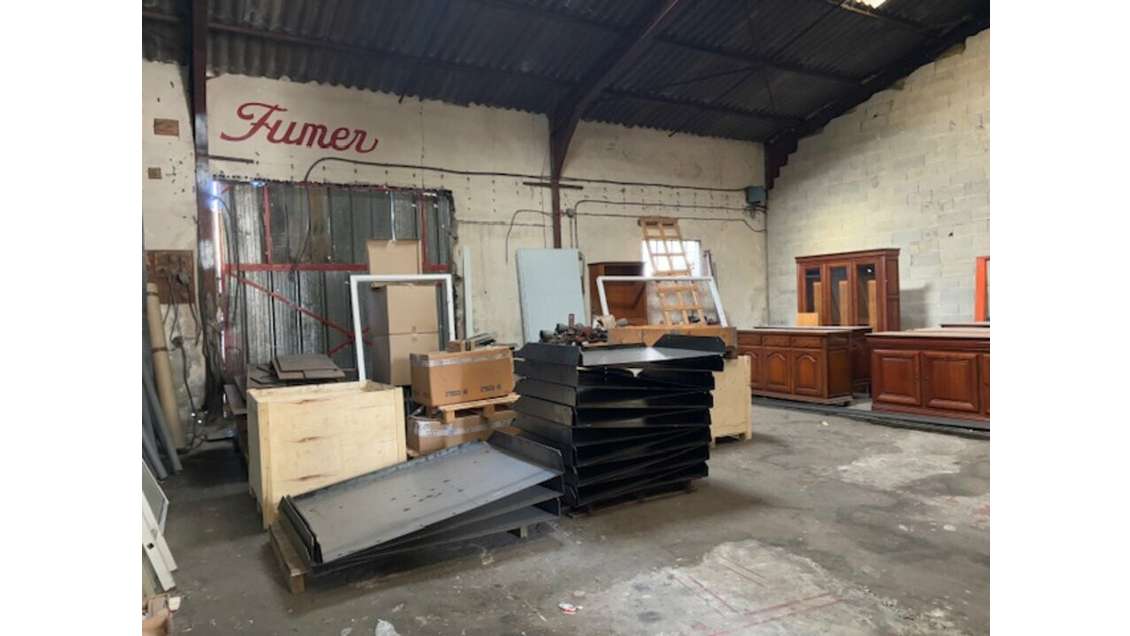 A louer local 130m² Castillon-du-Gard accès facile