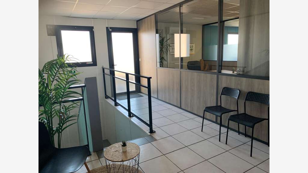A louer bureaux 370m² à Castries