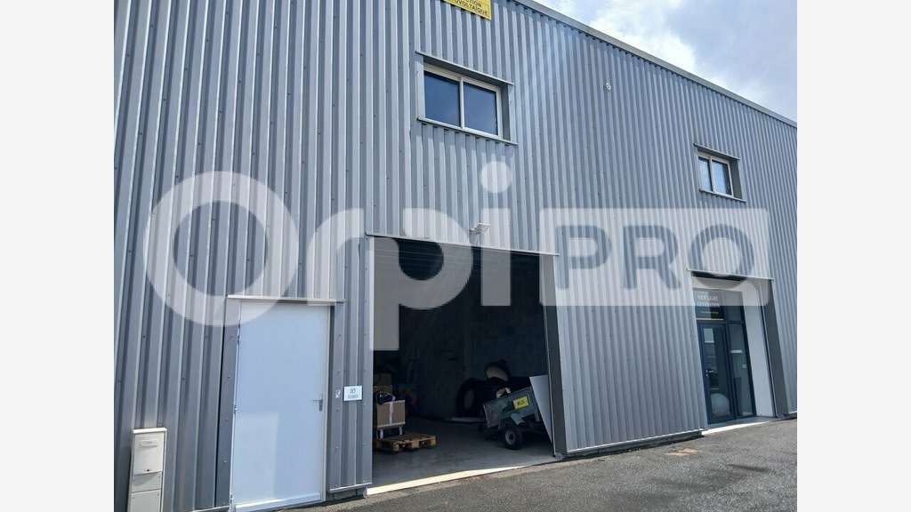 Local d'activité 145m² à louer ZAC de Castries