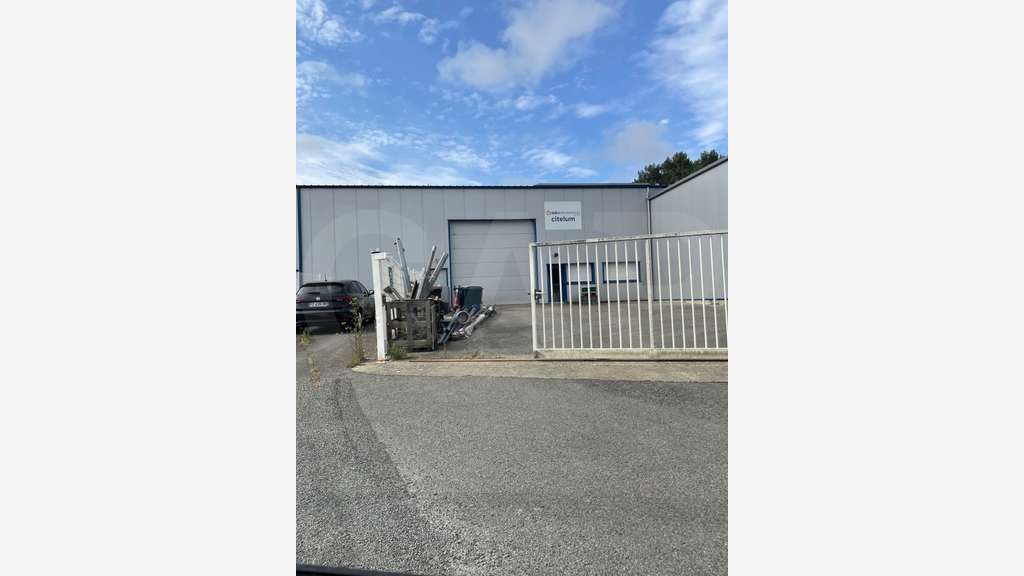 A louer local d’activité  276m² zone prime Caudan 