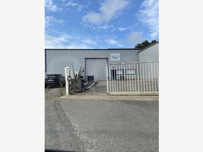 A louer local d’activité 276m² zone prime Caudan