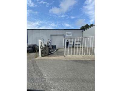 Location Locaux d'activités - Entrepôts à Caudan