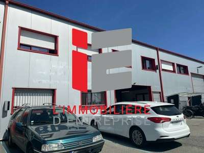 Location Locaux d'activités - Entrepôts à Caudan