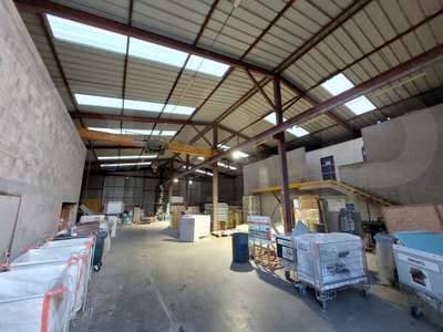 Location Locaux d'activités - Entrepôts à Caudan