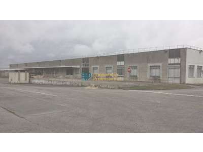 Location Locaux d'activités - Entrepôts à Caudan