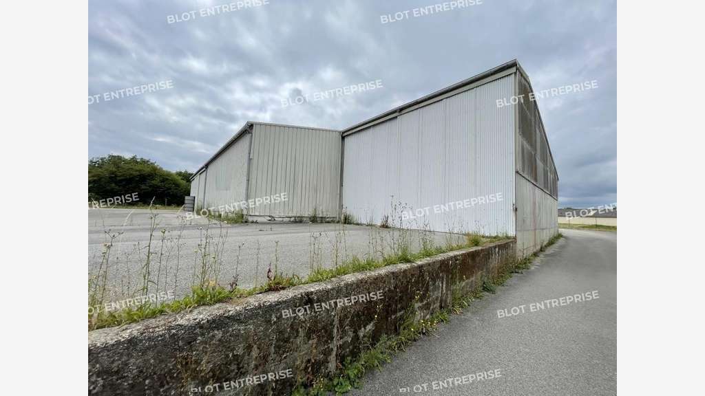 A louer bâtiment industriel 885m² à Caudan