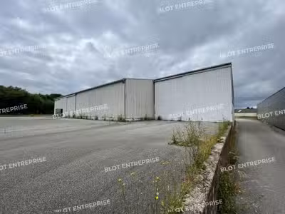 A louer bâtiment industriel 885m² à Caudan