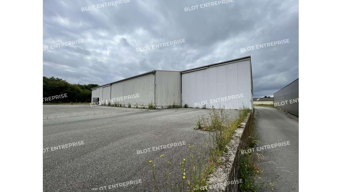 A louer bâtiment industriel 885m² à Caudan