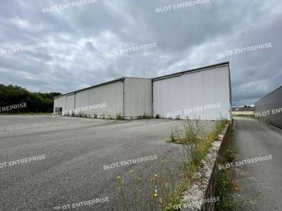 Location Locaux d'activités - Entrepôts à Caudan