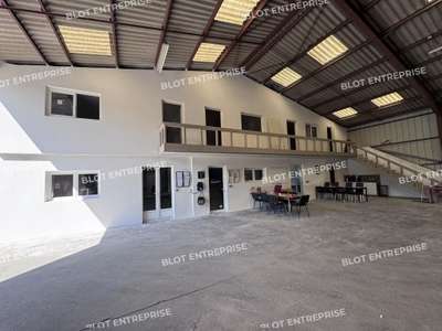A louer bâtiment industriel 885m² à Caudan