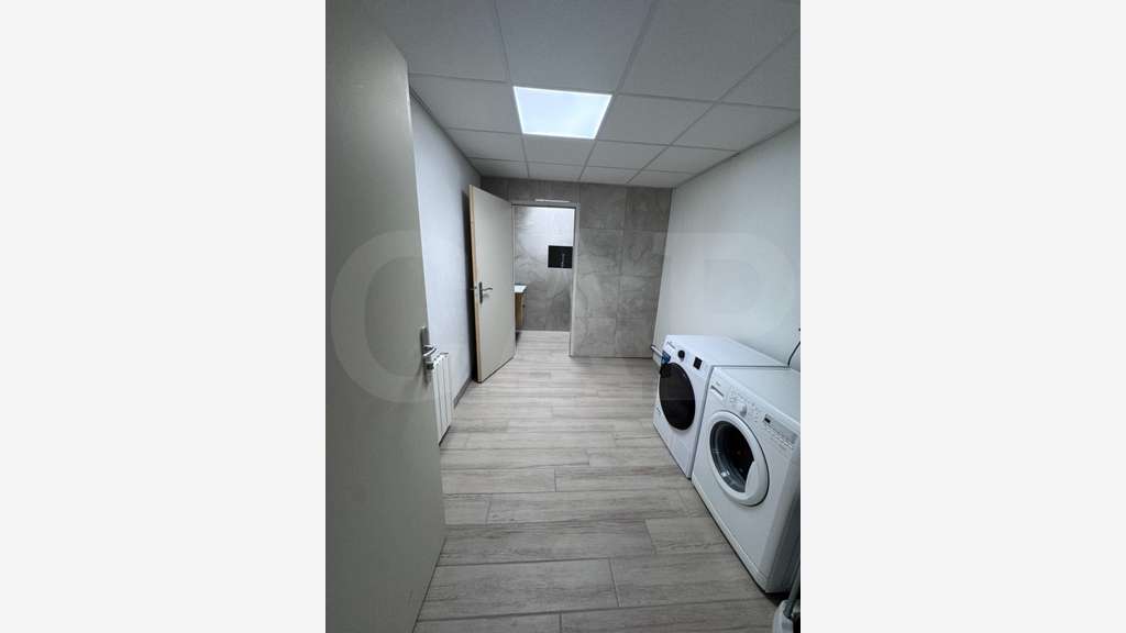 A louer locaux d’activités 760m² à Caudan