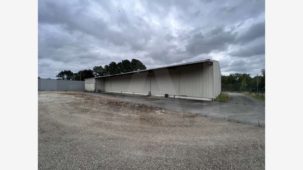 A louer locaux d’activités 760m² à Caudan