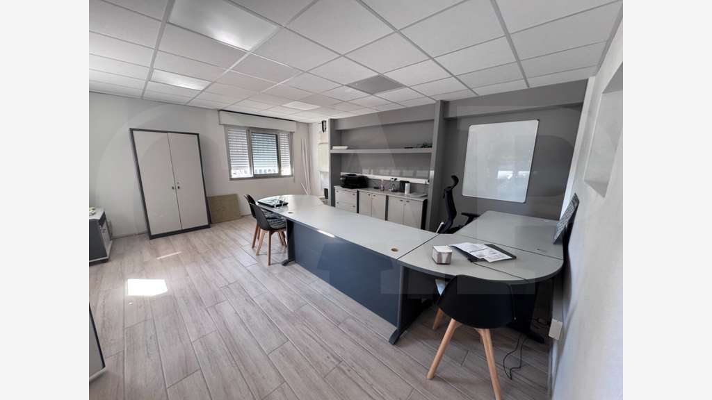 A louer locaux d’activités 760m² à Caudan