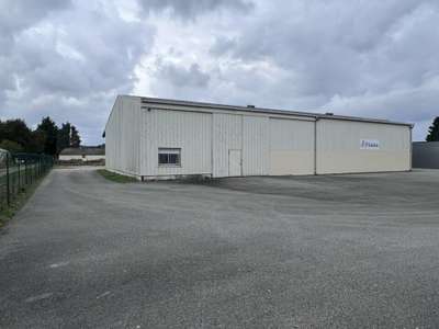 Location Locaux d'activités - Entrepôts à Caudan