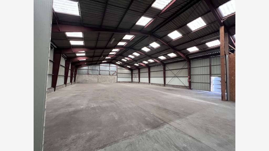 A louer local d'activité 760m² à Caudan RN 165