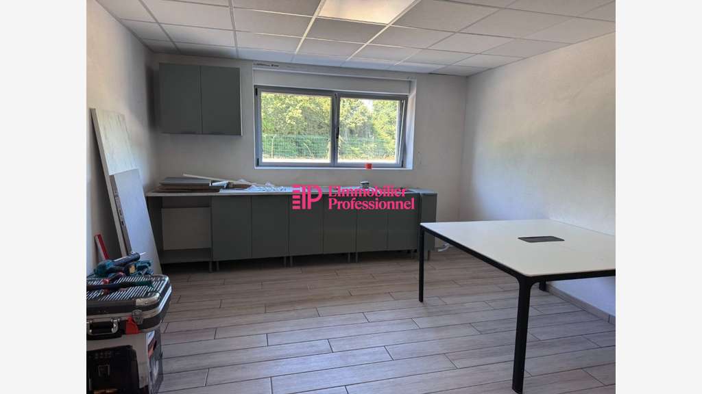 Local d'activité - 885 m² - Caudan zone de Kerpont