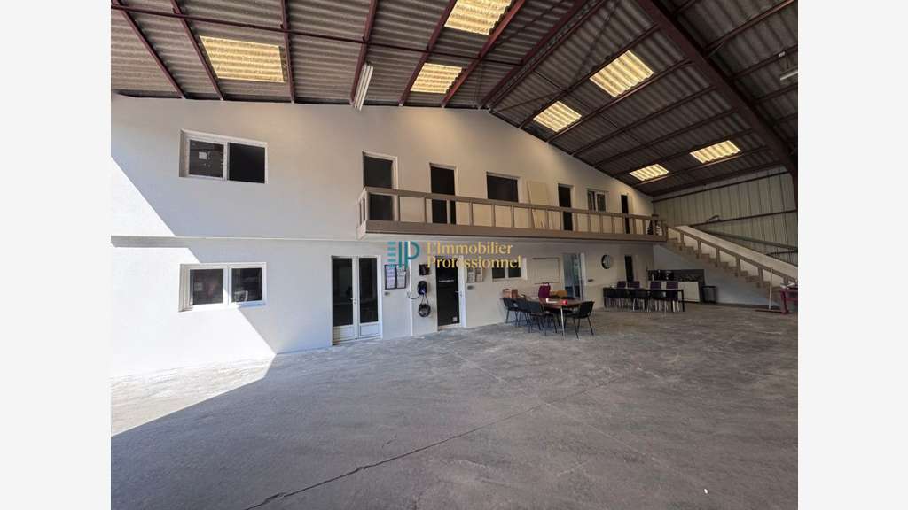 Local d'activité - 885 m² - Caudan zone de Kerpont