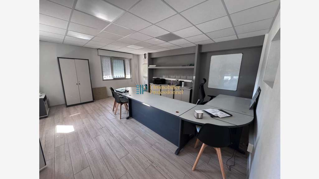 Local d'activité - 885 m² - Caudan zone de Kerpont