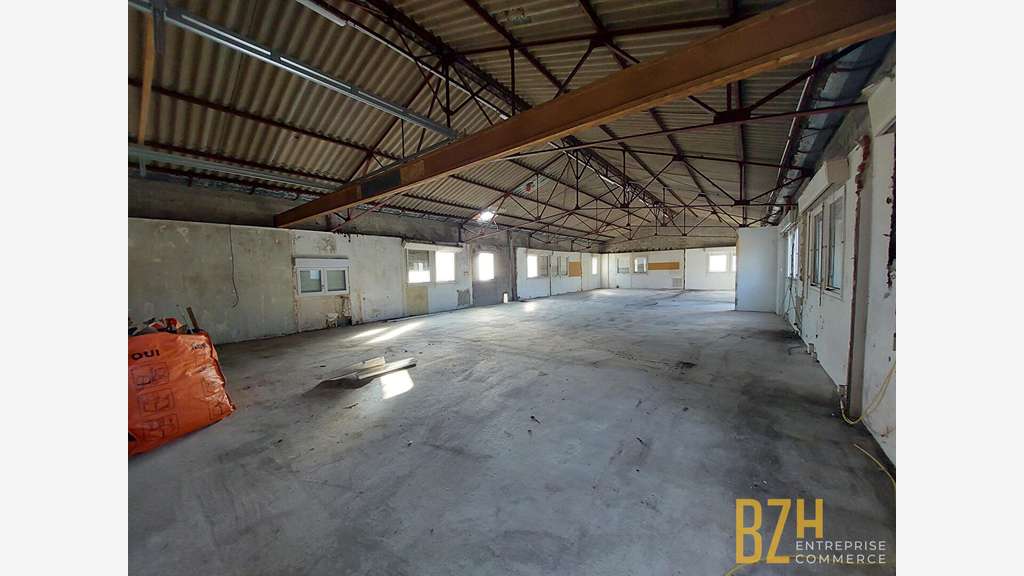 A louer local d activités 250m² à Caudan Kerpont