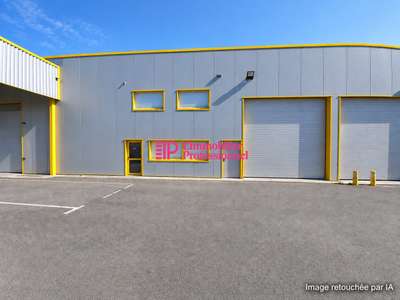 Location local 301m² empl idéal à Caudan Kerpont