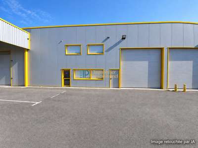 Location local 301m² empl idéal à Caudan Kerpont