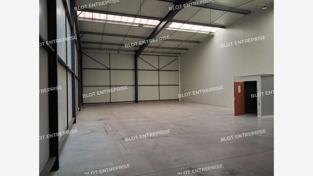 À LOUER - LOCAL D'ACTIVITES 276 m² - CAUDAN