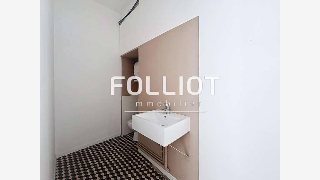 A louer local pro ou co 57m² à Caumont sur Aure