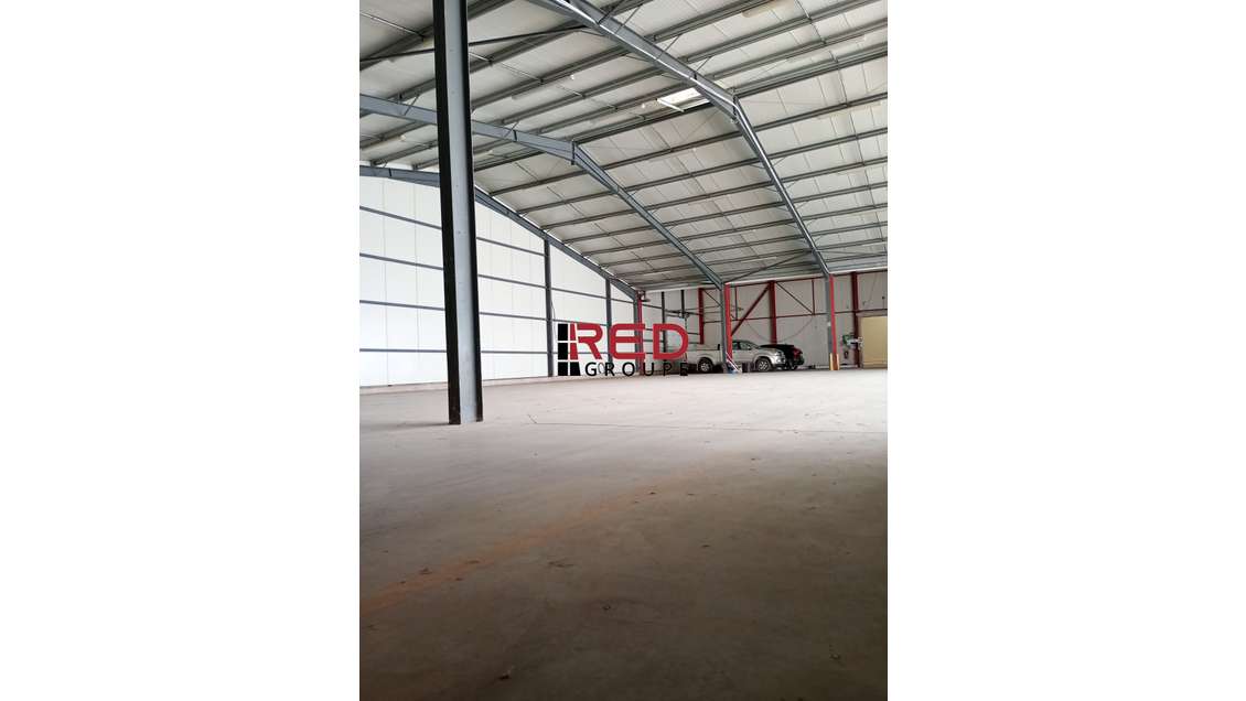 A louer entrepôt 1515m² proche A7 à Cavaillon