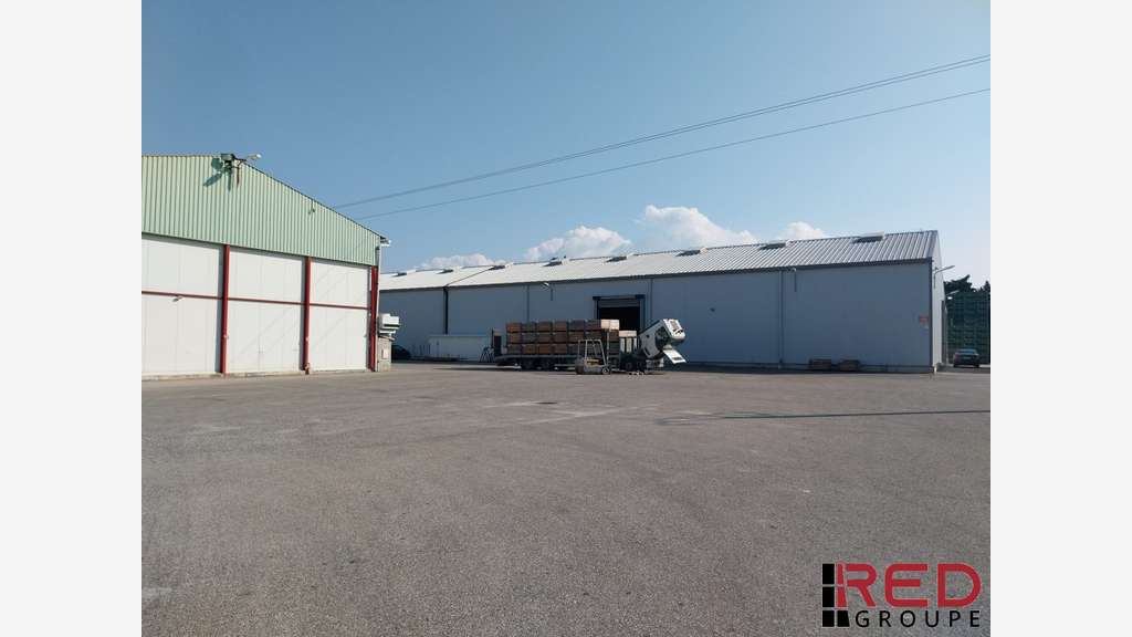A louer entrepôt 1600m² divisible à Cavaillon