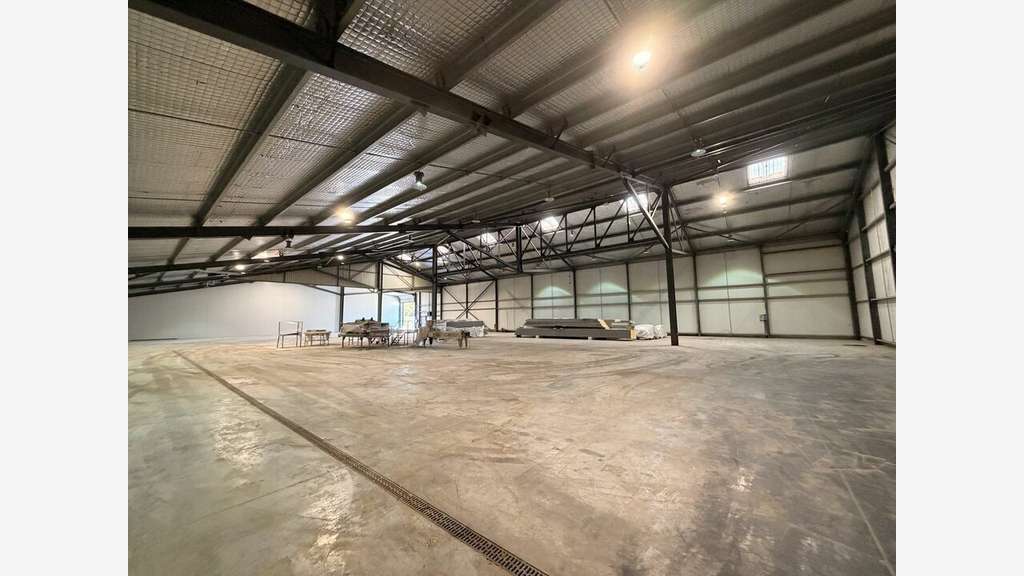Local d'activité 1680m² à louer à Cavaillon