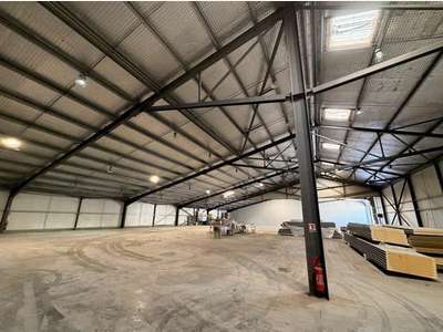 À louer entrepôt de 1 680m² à Cavaillon