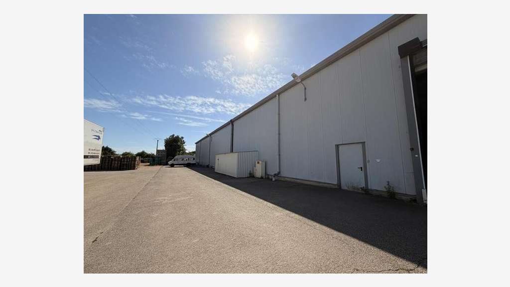 À louer – Entrepôt de 1 680 m² à Cavaillon – Vaucl