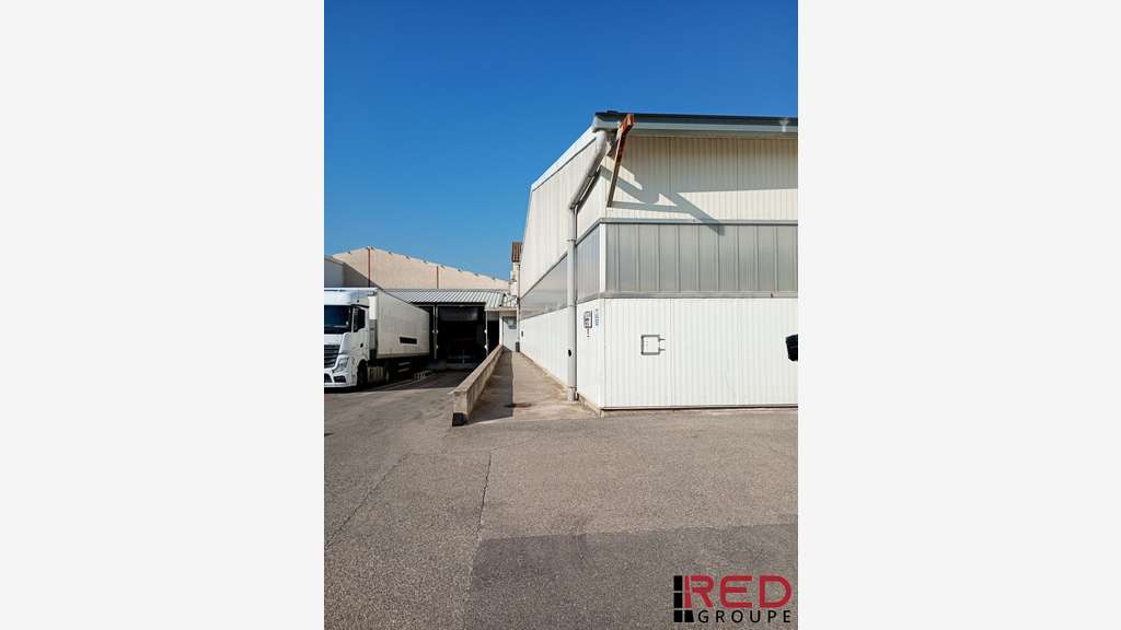 ENTREPÔT 1 176 M² DIVISIBLE À PARTIR DE 300 M² – 5