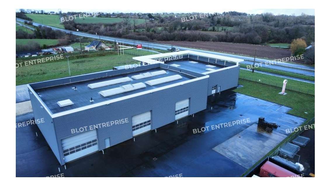 À LOUER - LOCAL D'ACTIVITES 1373 M² - CAVAN